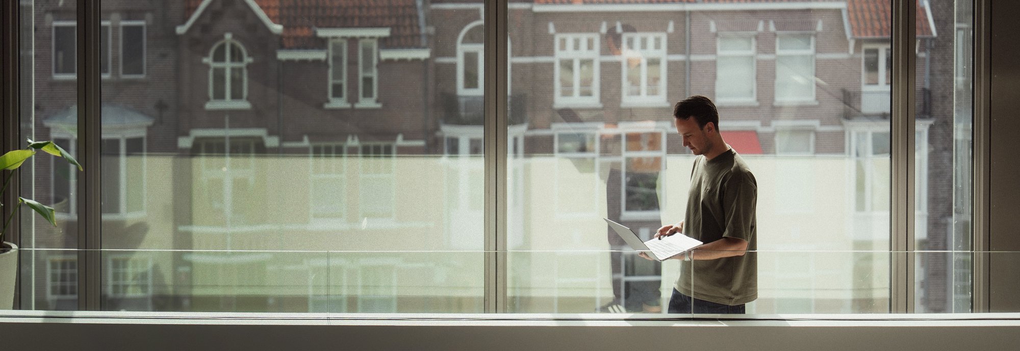 Header-partners-new-styling-donkerder